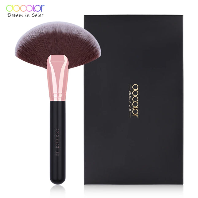 Docolor Flat Top Foundation Brush Streakless All Skin Types by zapcart