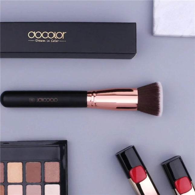 Docolor Flat Top Foundation Brush Streakless All Skin Types by zapcart
