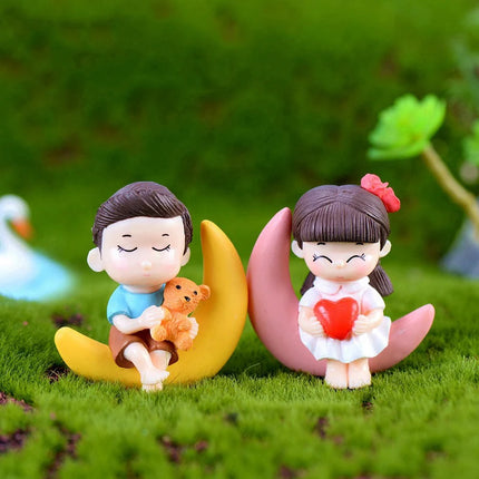 Hign-concerned Miniature Couple Figurines Wedding Gift by zapcart